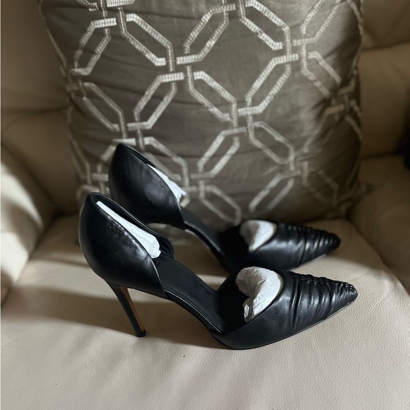 Elegant Black Women's Heels - Picture 1 of 7